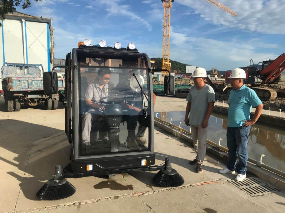 吐鲁番龙泉市清扫车