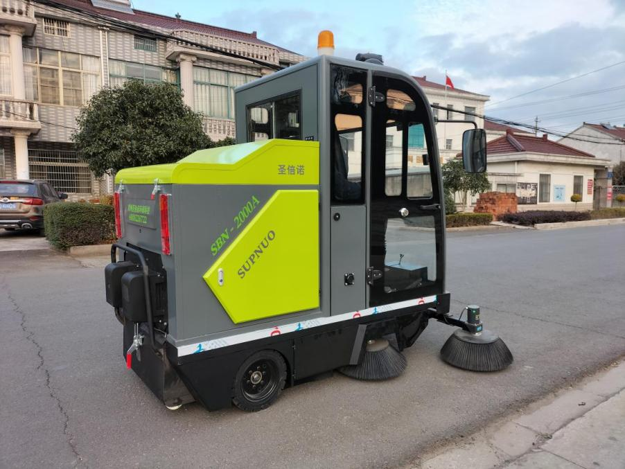 吐鲁番龙建清扫车_0